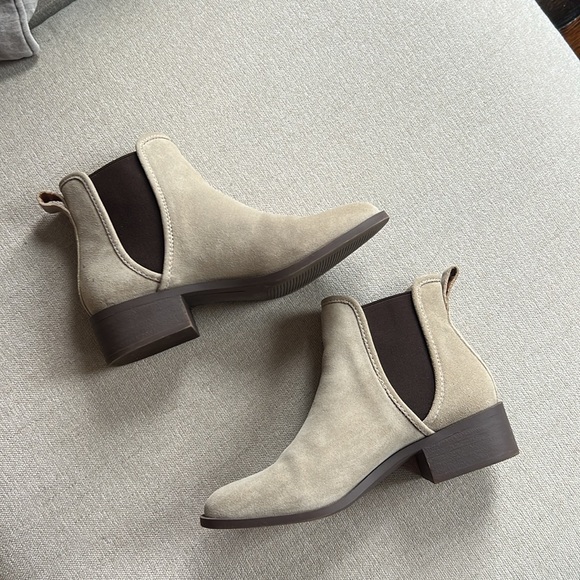 Steve Madden Dares Boots - Picture 2 of 3